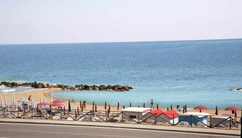 Hotel Giannino Порто-Реканати Экстерьер фото